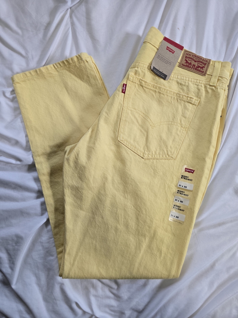 Levi’s Middy Straight Yellow Jeans Women’s 31x30 NWT Pastel Denim